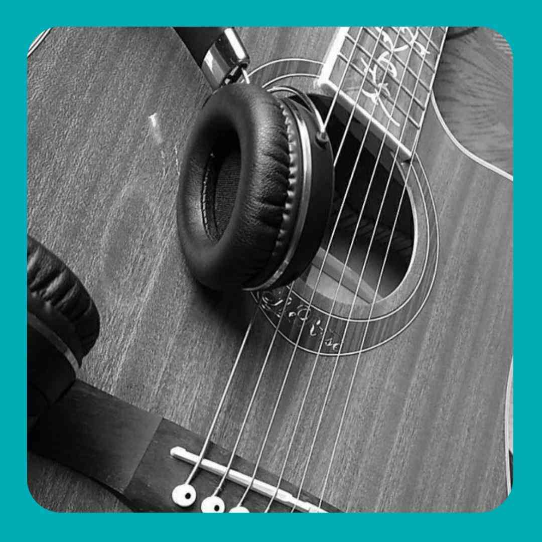 من عاشق گودی کمرتم لب رو گردنت من بلدتم