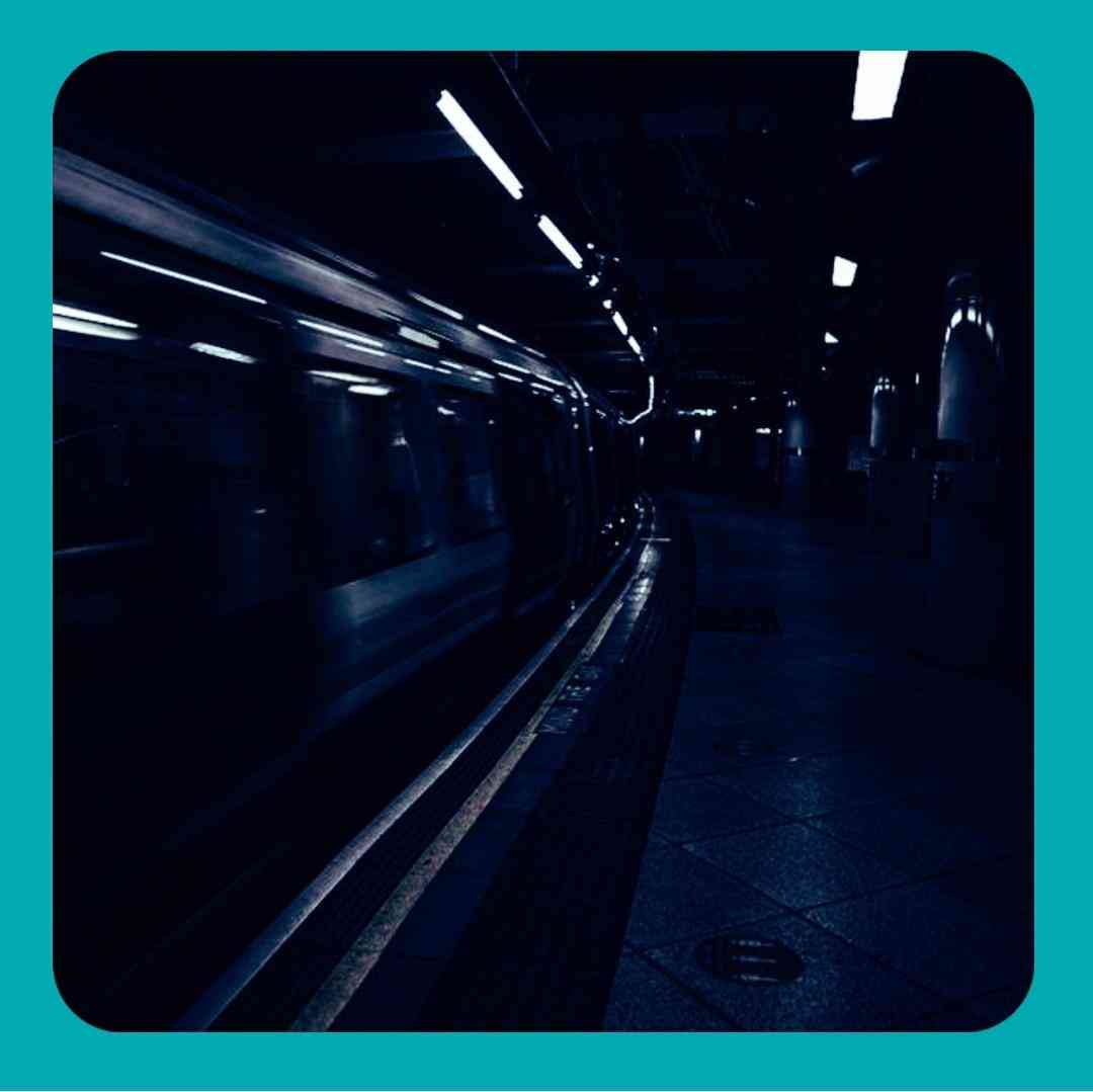 من در این منظومه ی عشق تنها ماندم