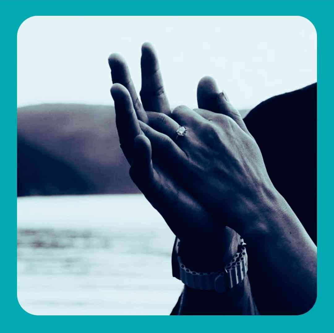  بیا یکم نزدیک من با من برقص خوشگلم