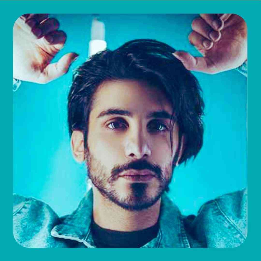 کسری زاهدی ستاره