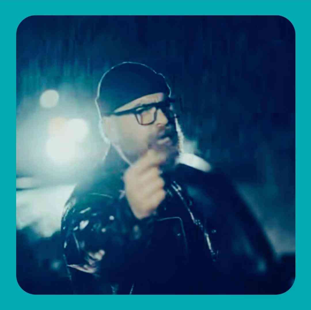 دانلود آهنگ گذشته آب از سر من از معین زد