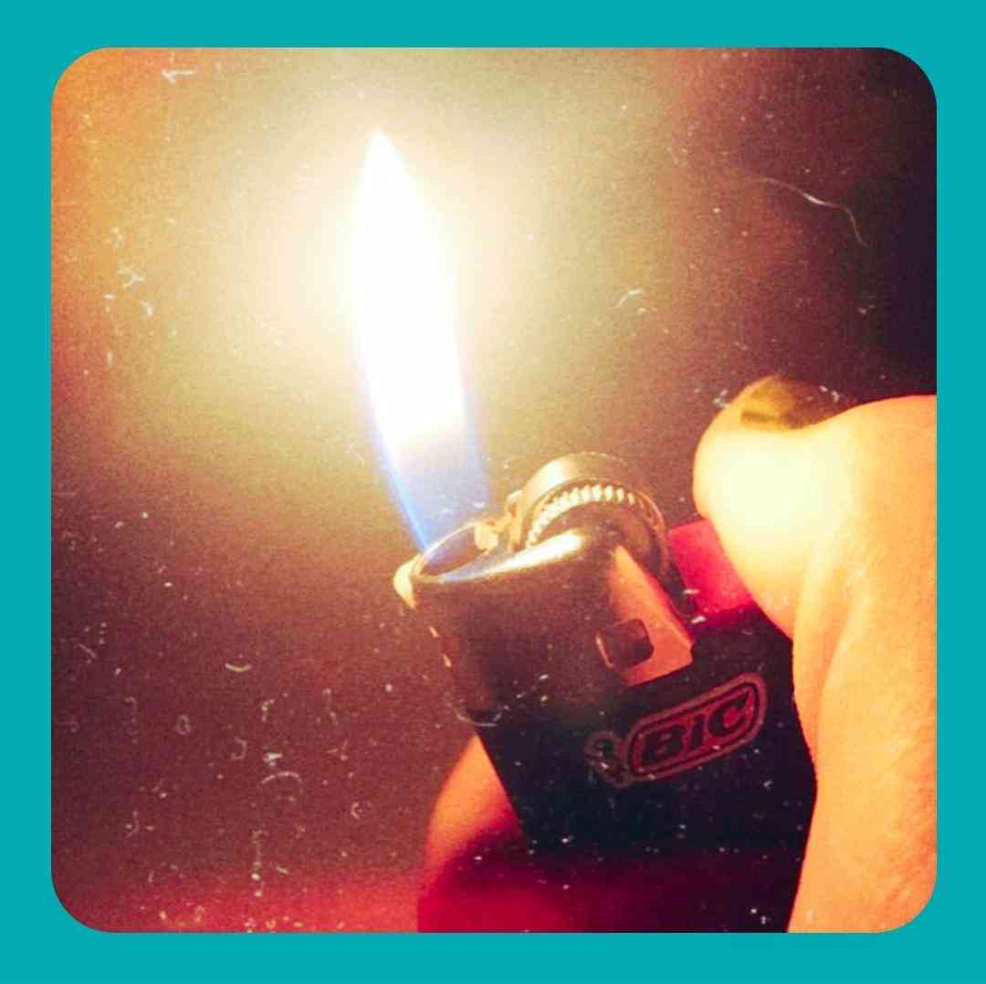 دانلود ریمیکس ازم فندک میخوای اصلا کی بهت اجازه داده سیگاری بشی