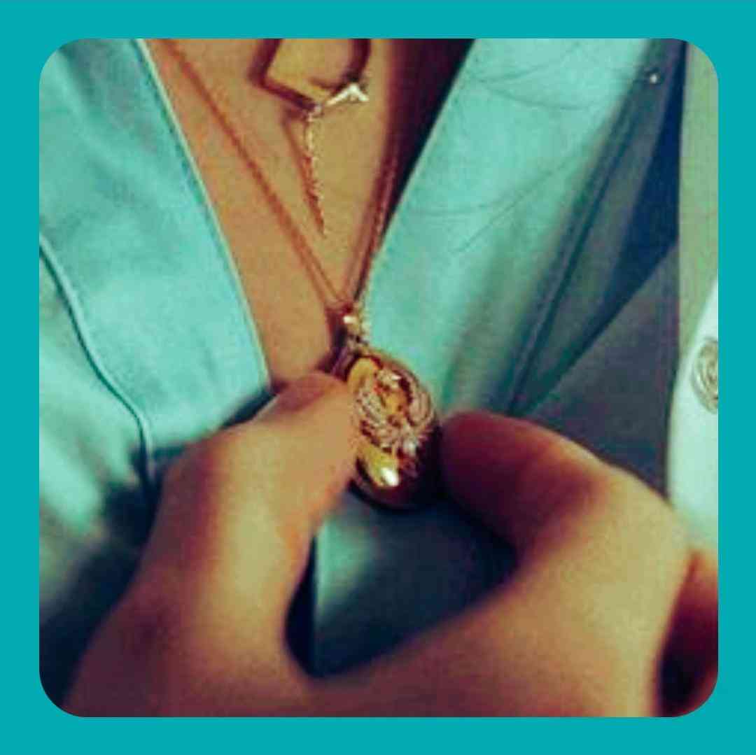  یکی اینجاست که قلبش مال بندست