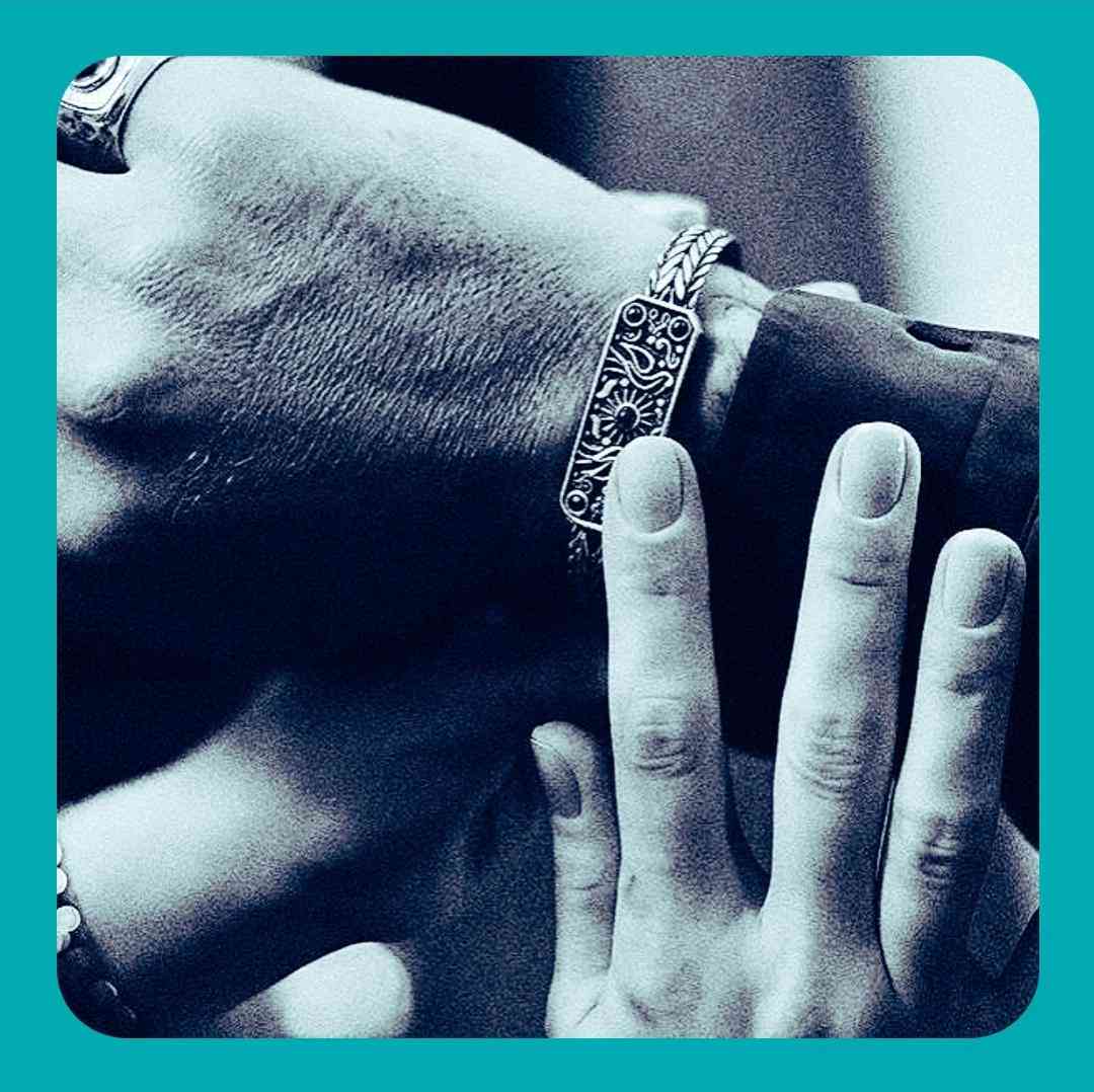 دانلود ریمیکس بیست چند ساله حالم خوش نی انقد کشیدم