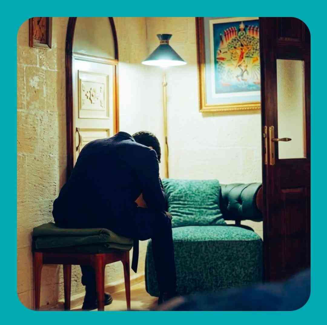 دلم گرفته و در موج گریه ها غرقم